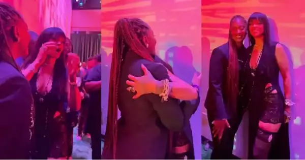 “Oh My God” – Rihanna Screams With Joy As She Meets Nigerian Singer, Tems For The First Time (Video)
