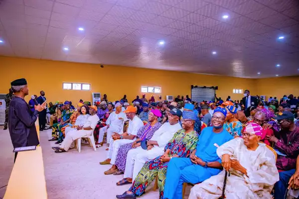Yemi Osinbajo In Osun, Engages With Delegates