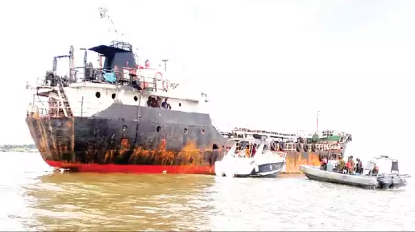 Environmentalists criticise burning of stolen oil vessel in Niger Delta
