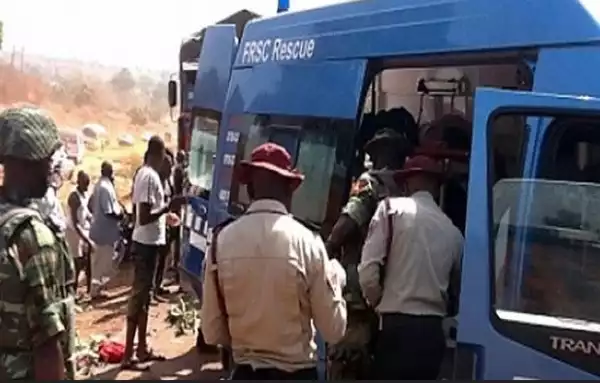 17 Dead, 208 Injured In Niger State Road Accident (Photo)