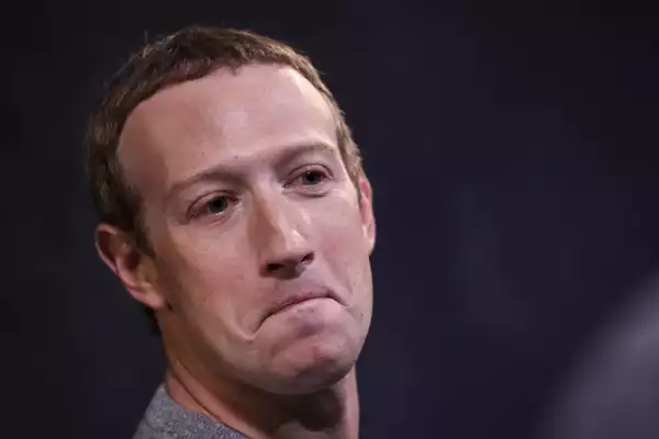 Mark Zuckerberg Said Apple Has A “Stranglehold” On Your iPhone