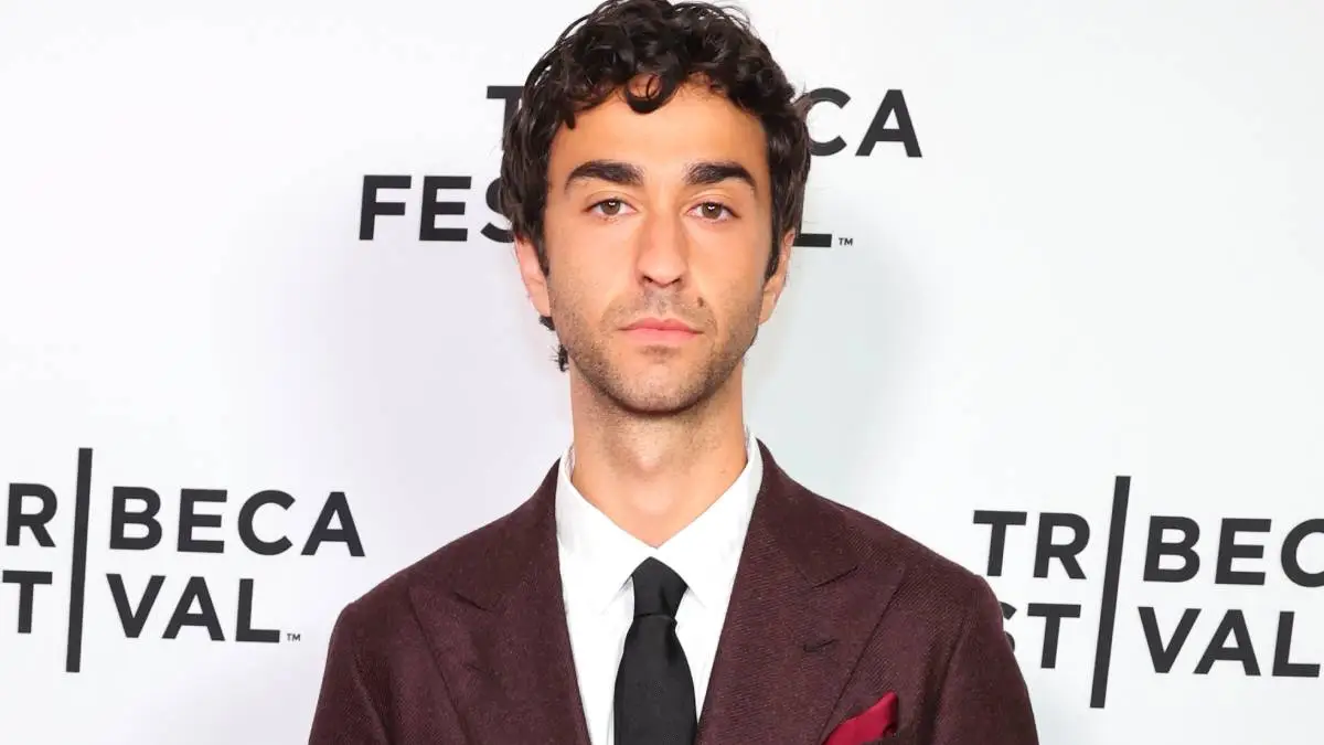 Hereditary’s Alex Wolff to Direct Dark Psychological Thriller With Asa Butterfield, Justice Smith