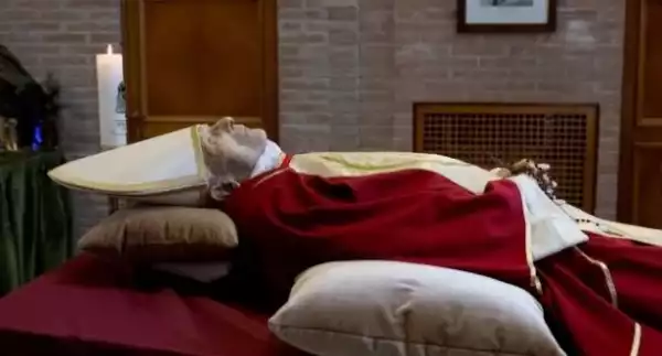 Body Of Ex-Pope Benedict To Lie In State At Vatican (Video)
