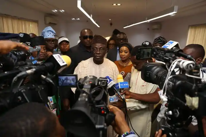 Pastor Tunde Bakare Submits APC Presidential Form (Pictures)
