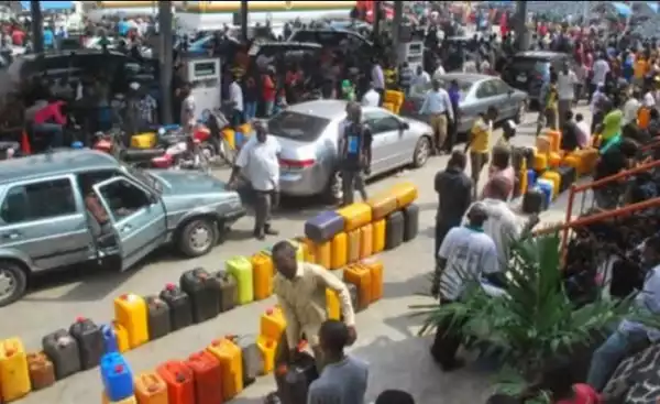 Kaduna: Fuel Now N330 Per Litre, Queues Increase Despite DSS Ultimatum To NNPC, Others