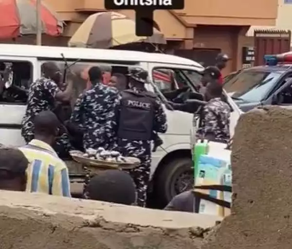 Police Officer Seen Beating Man With Spanner In Anambra State (Video)