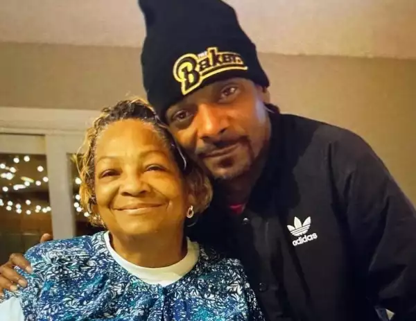 American Rapper Snoop Dogg Loses Mother