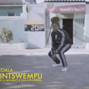 Dee Koala – Ndintswempu ft. Amilca Mezarati & SimulationRxps (Video)