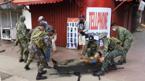 14 dead, scores wounded in twin bombings in Philippines