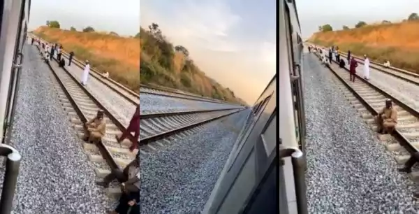 Passengers stranded as Abuja-Kaduna train breaks down in the middle of nowhere (Video)