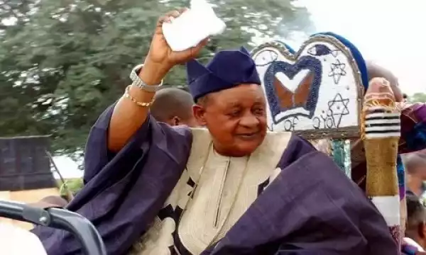 Alaafin Of Oyo Defies Old Age, Hits The Gym At 82 (Watch Video)