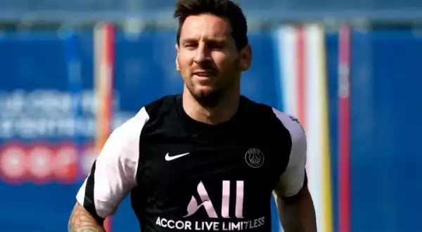 Messi hands Barcelona names of two players to sign