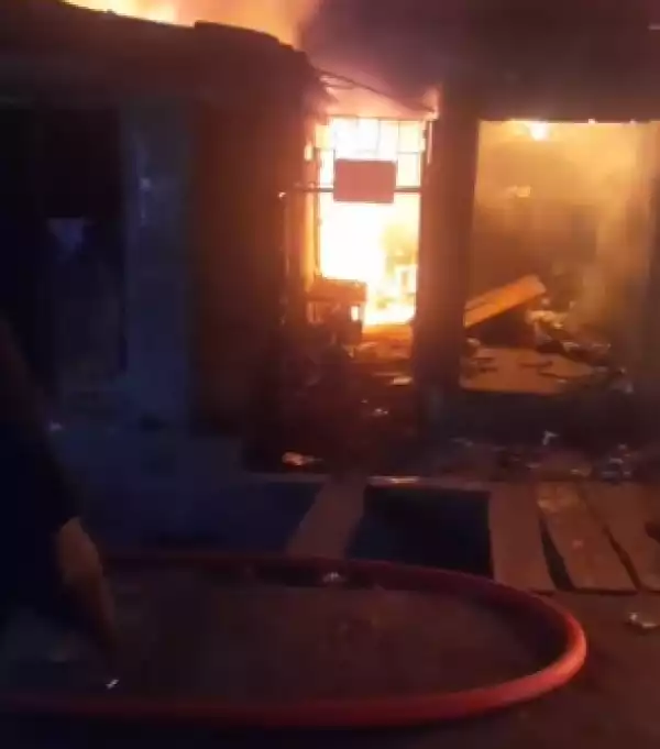 Goods worth millions of Naira destroyed as fire guts Olaleye market in Lagos (videos)