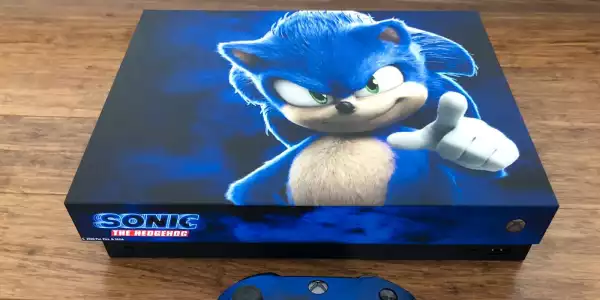Sonic the Hedgehog Star Shows Off His Ultra-Rare Special Edition Xbox