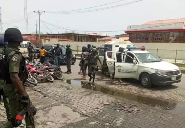 Drama As Nigerian Police Arrest 50 Motorcyclists, Others In Enforcement Of Ban In Lagos