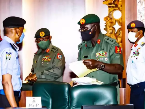 Only Buhari can sack service chiefs, says presidency