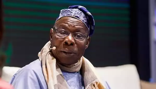 Former President, Olusegun Obasanjo, Shows Off His Dancing Skills At A Birthday Party (Video)