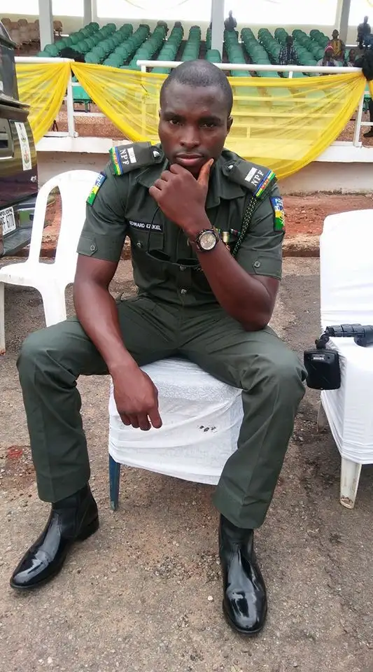 Coronavirus: Nigerian police officer narrates how he gave money to a woman who told him about the challenges she