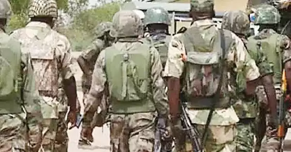 Soldiers arrest 140 thugs in Enugu