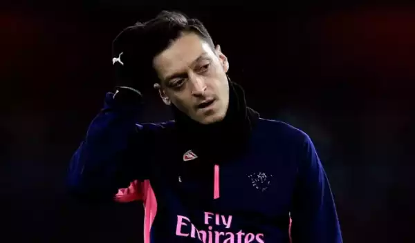 Arsenal midfielder, Ozil turns down offer to join new club