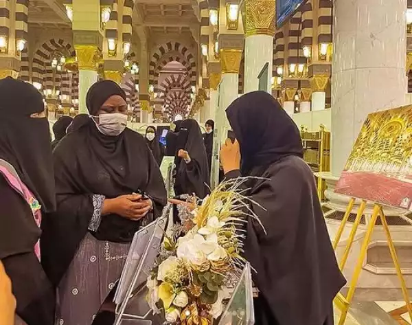 Aisha Buhari Shares Photos Of Visit To Saudi Arabia’s Holy Mosque